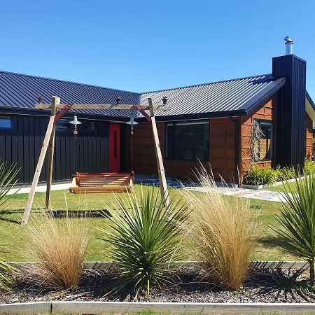 Hawea Heaven: Superking Beds + Hot Tub + Mountain Villa Wanaka Exteriör bild