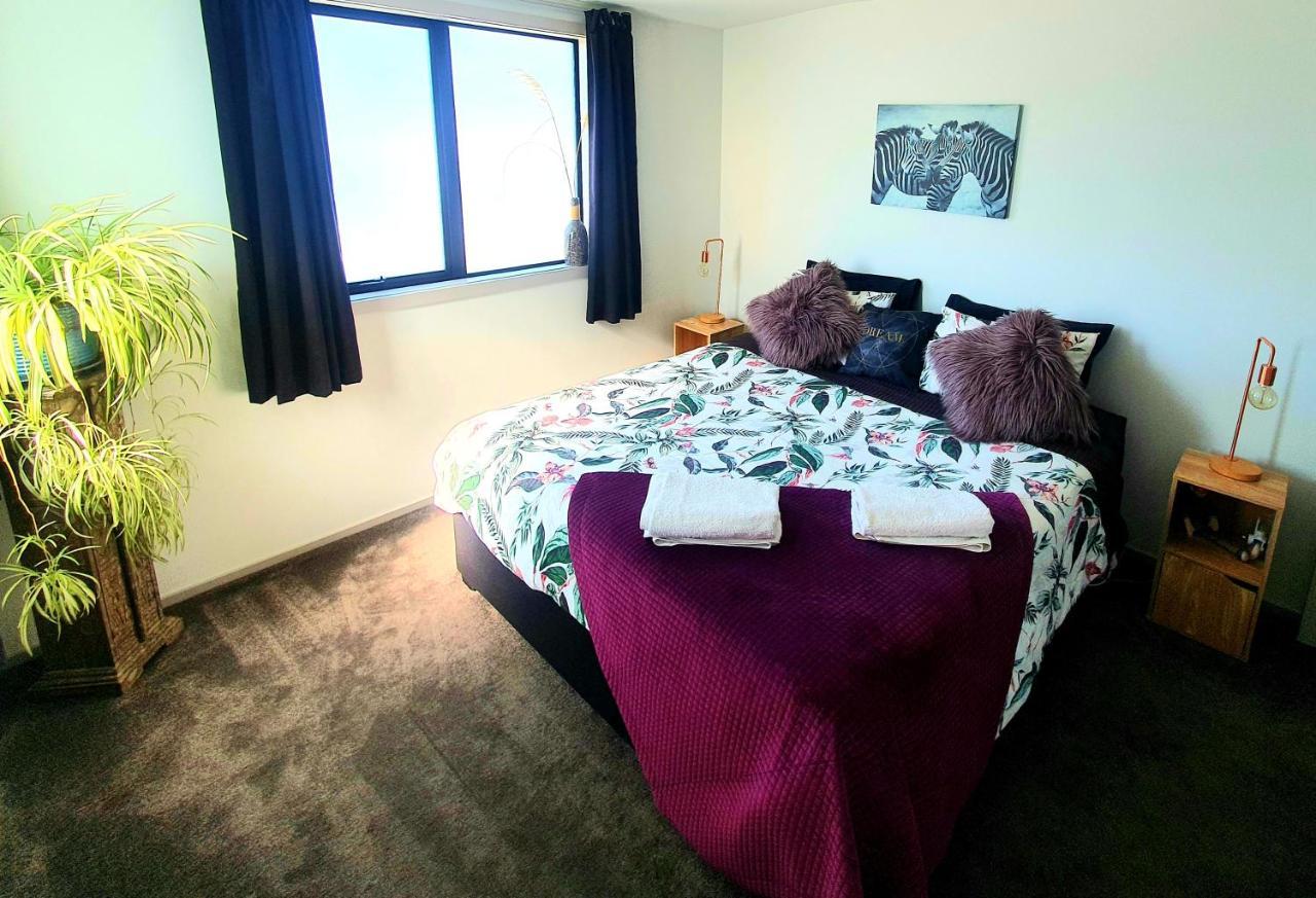 Hawea Heaven: Superking Beds + Hot Tub + Mountain Villa Wanaka Exteriör bild
