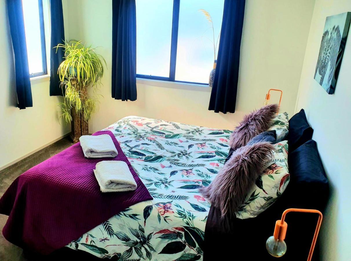 Hawea Heaven: Superking Beds + Hot Tub + Mountain Villa Wanaka Exteriör bild