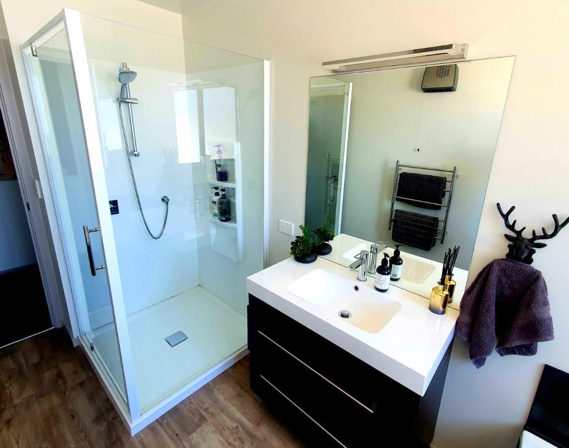 Hawea Heaven: Superking Beds + Hot Tub + Mountain Villa Wanaka Exteriör bild
