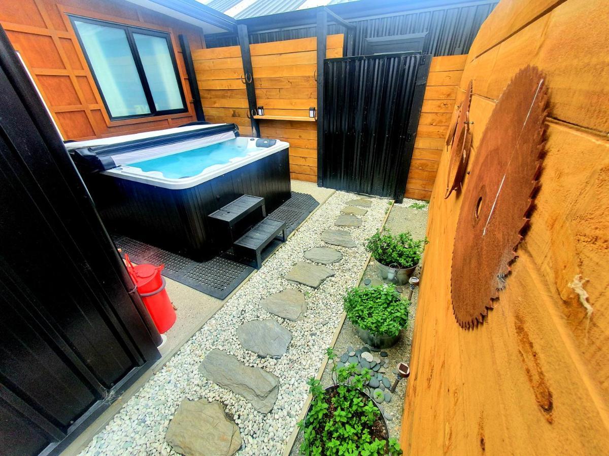 Hawea Heaven: Superking Beds + Hot Tub + Mountain Villa Wanaka Exteriör bild