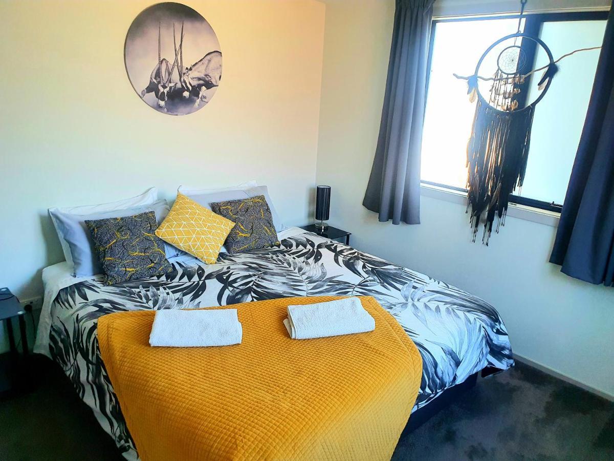 Hawea Heaven: Superking Beds + Hot Tub + Mountain Villa Wanaka Exteriör bild