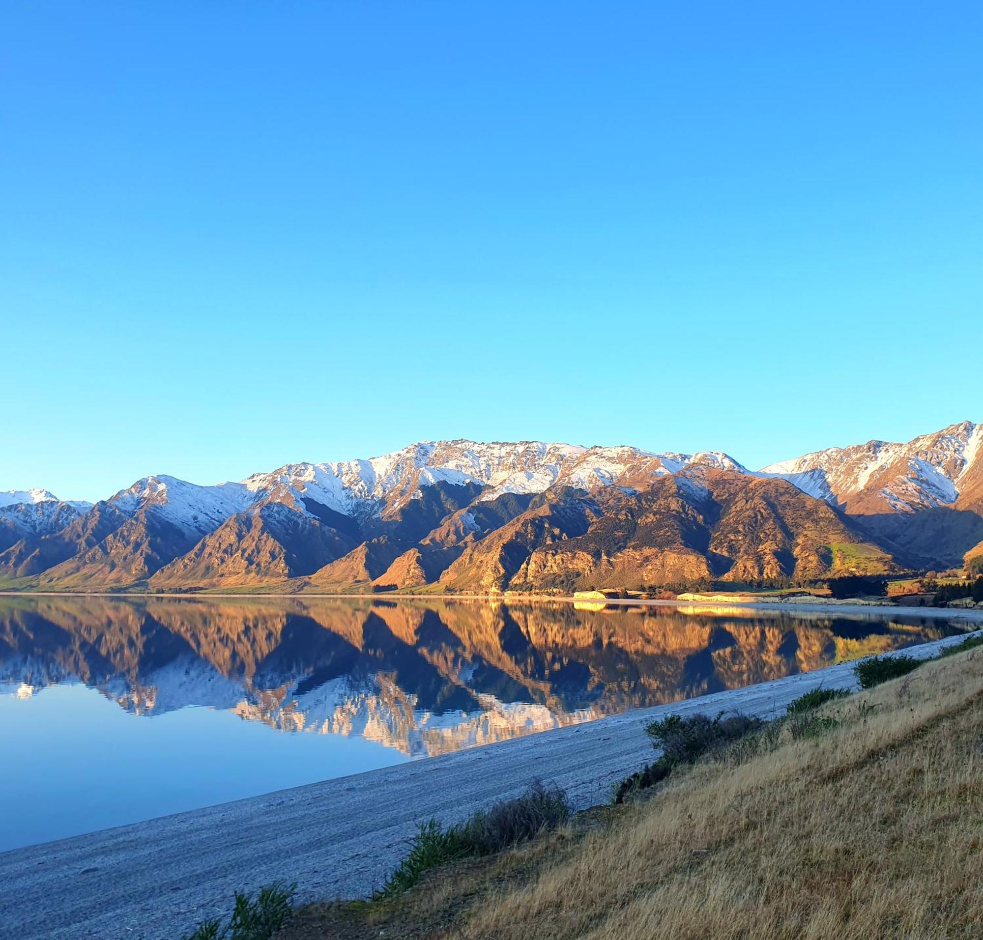 Hawea Heaven: Superking Beds + Hot Tub + Mountain Villa Wanaka Exteriör bild