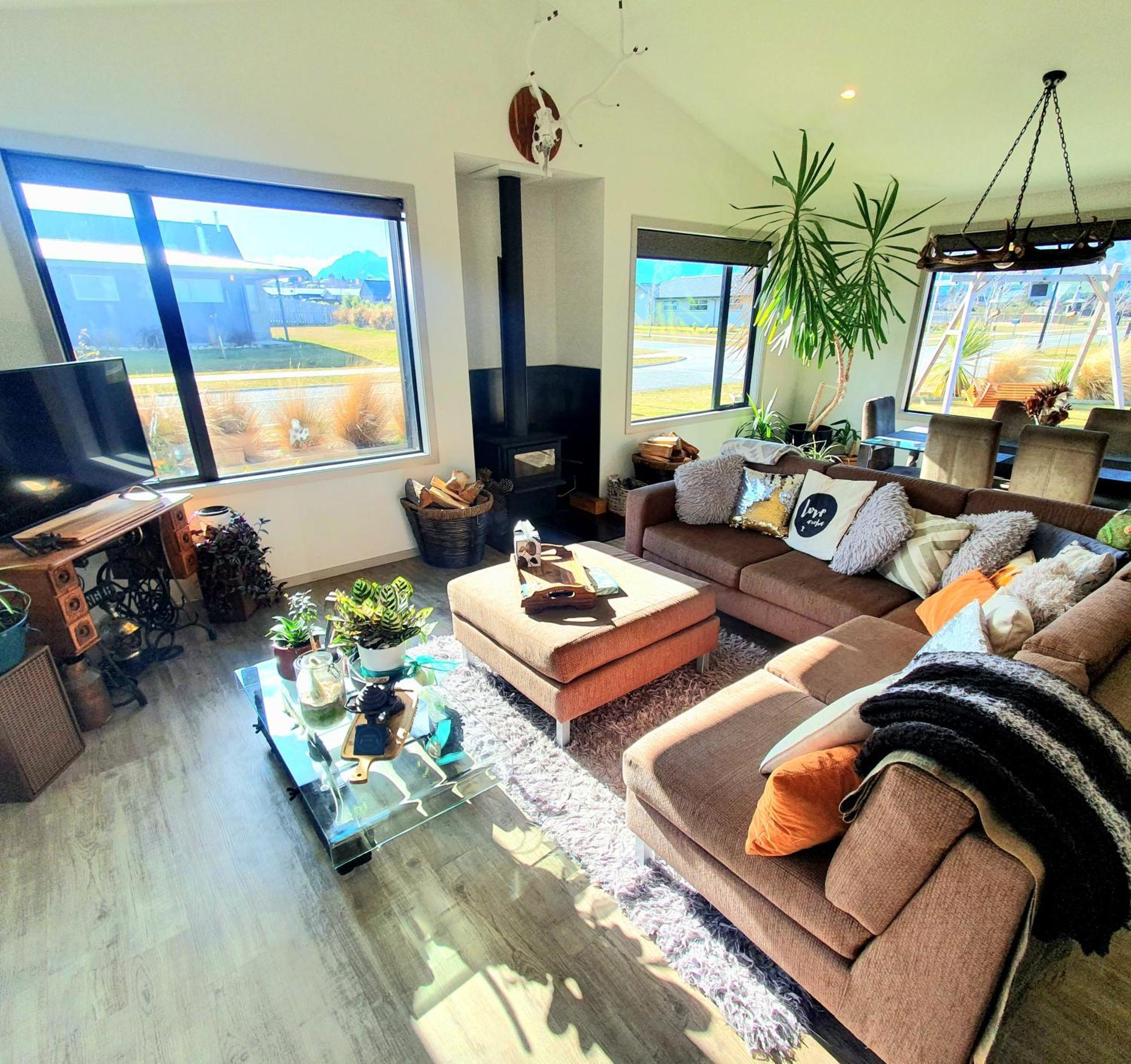 Hawea Heaven: Superking Beds + Hot Tub + Mountain Villa Wanaka Exteriör bild